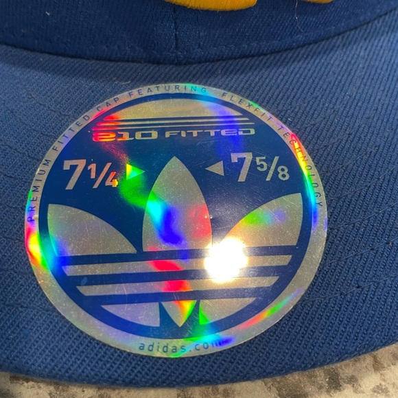 Cleveland Cavaliers Adidas Blue Fitted Cap with Yellow embroidered Logo - Picture 2 of 9